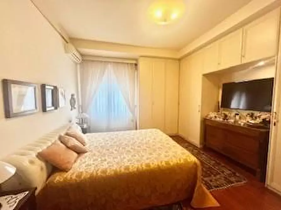 Immagine 8 di Attività artigianale in vendita  a Massa