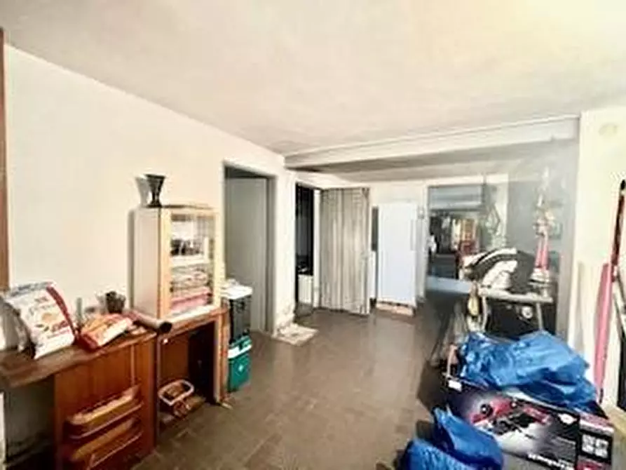 Immagine 14 di Attività artigianale in vendita  a Massa