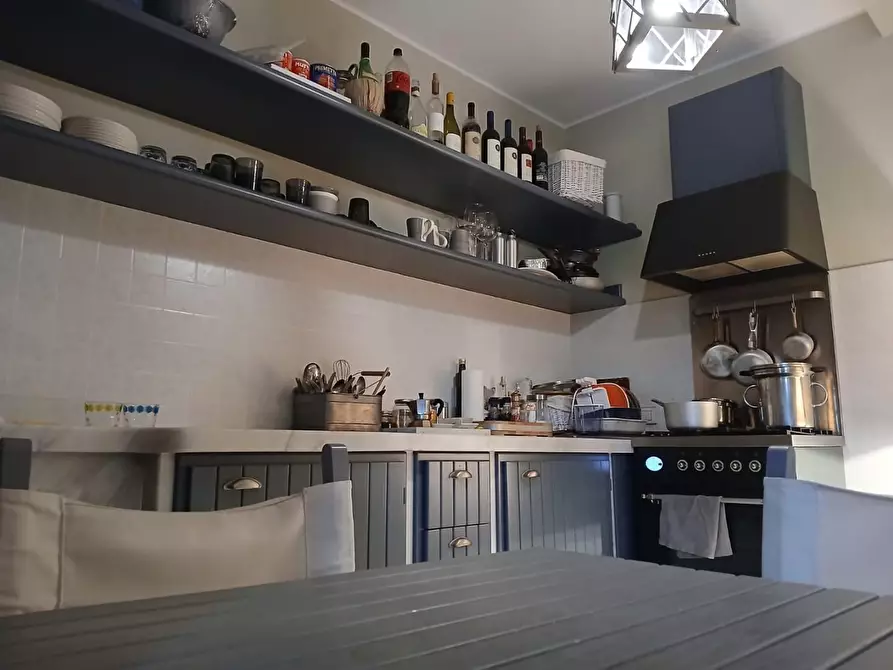 Immagine 6 di Appartamento in vendita  a Carrara