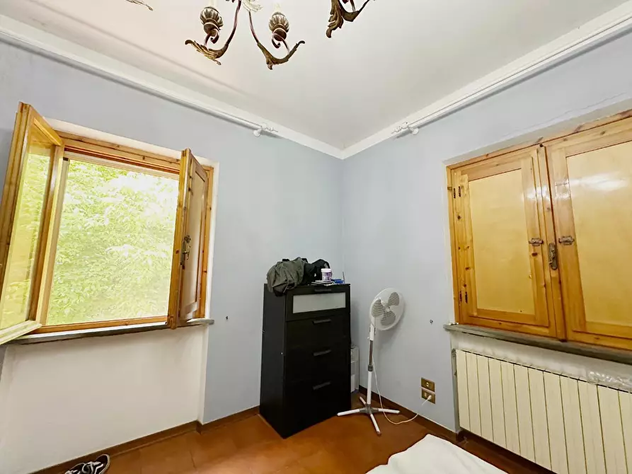 Immagine 12 di Casa colonica in vendita  a Lucca
