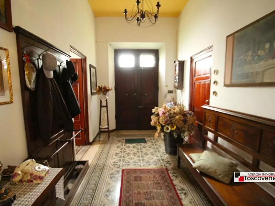 Immagine 24 di Villa in vendita  a Capannori