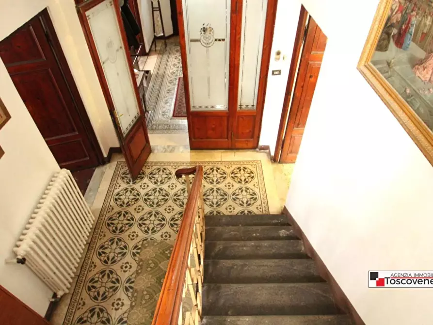 Immagine 22 di Villa in vendita  a Capannori