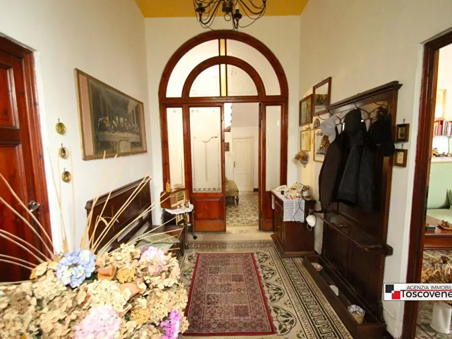 Immagine 6 di Villa in vendita  a Capannori