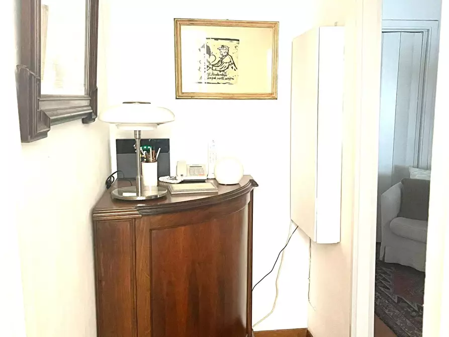 Immagine 9 di Appartamento in vendita  a Carrara