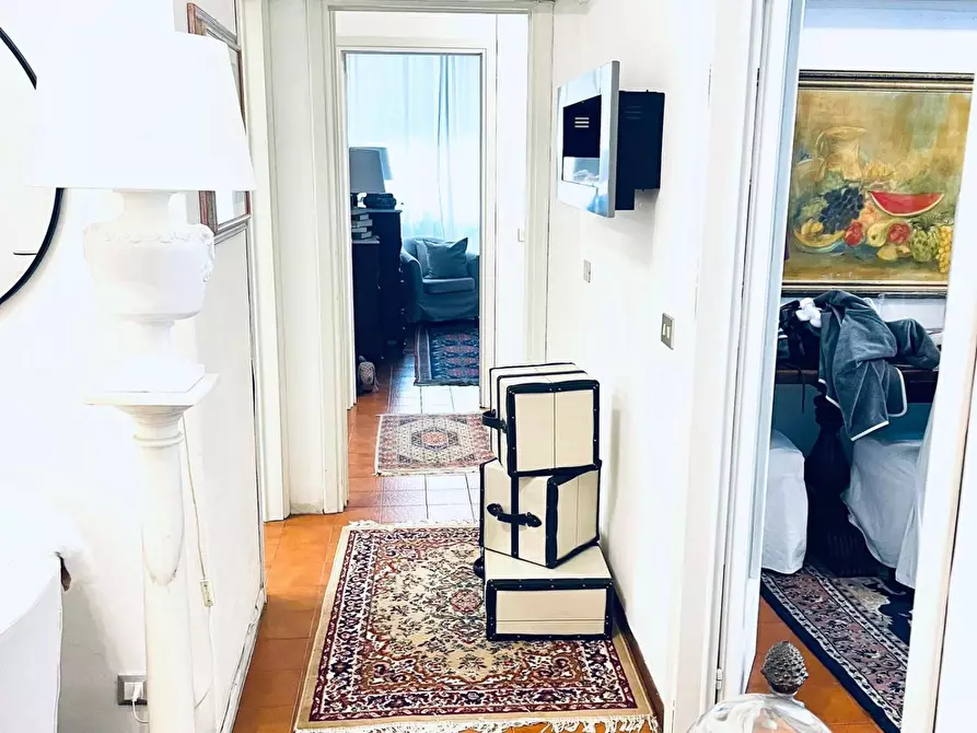 Immagine 2 di Appartamento in vendita  a Carrara