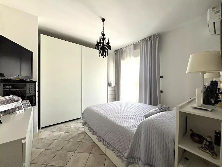 Immagine 8 di Appartamento in vendita  a Seravezza