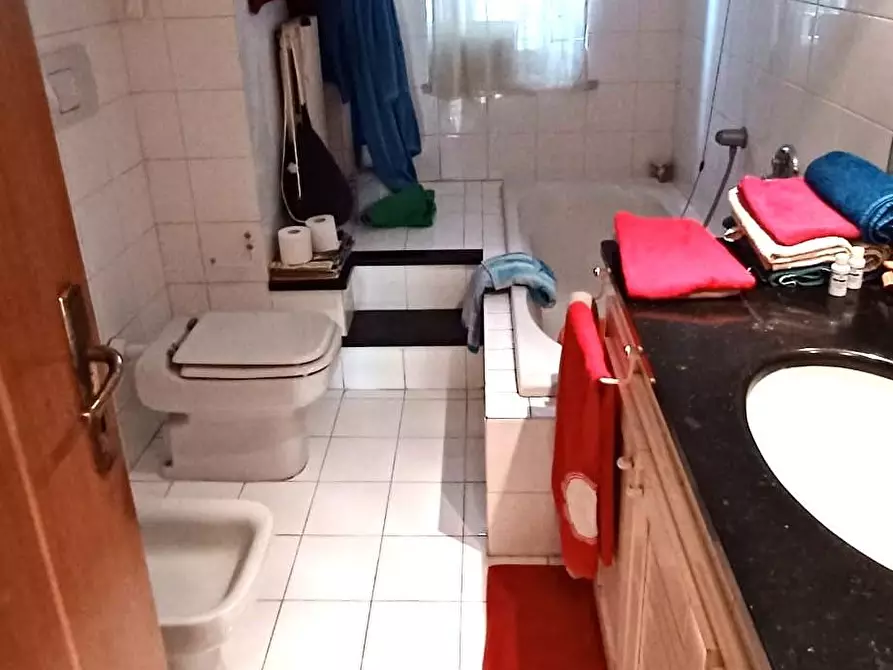 Immagine 8 di Appartamento in vendita  a Livorno