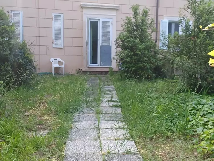 Immagine 10 di Appartamento in vendita  a Livorno