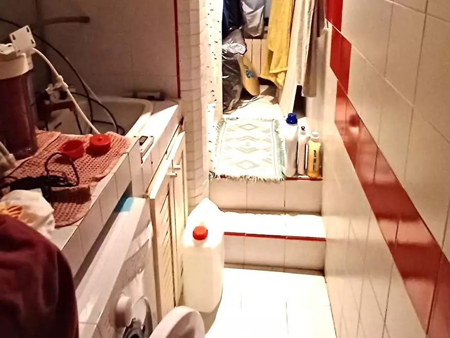 Immagine 9 di Appartamento in vendita  a Livorno