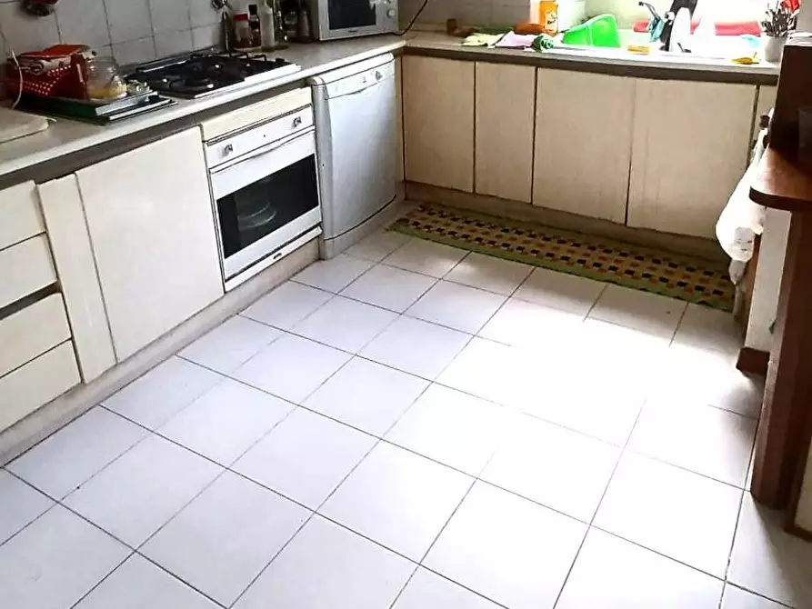 Immagine 4 di Appartamento in vendita  a Livorno