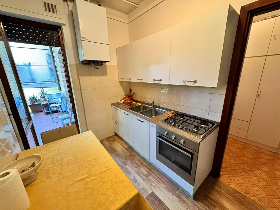 Immagine 4 di Appartamento in vendita  a Massa