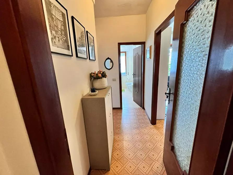 Immagine 10 di Appartamento in vendita  a Massa