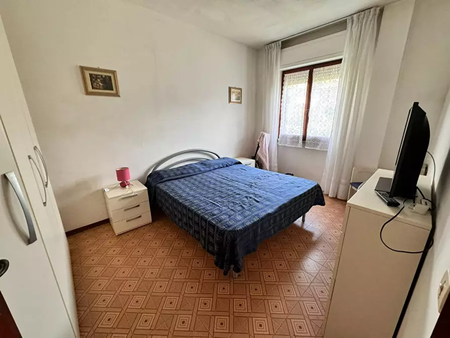 Immagine 14 di Appartamento in vendita  a Massa