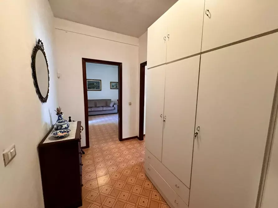 Immagine 9 di Appartamento in vendita  a Massa