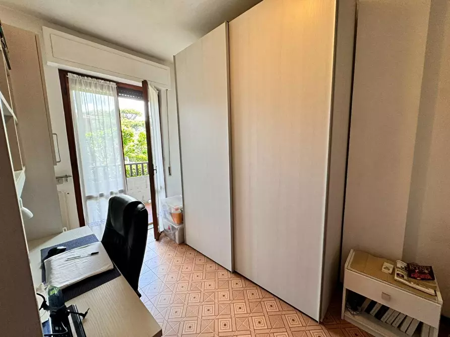 Immagine 11 di Appartamento in vendita  a Massa