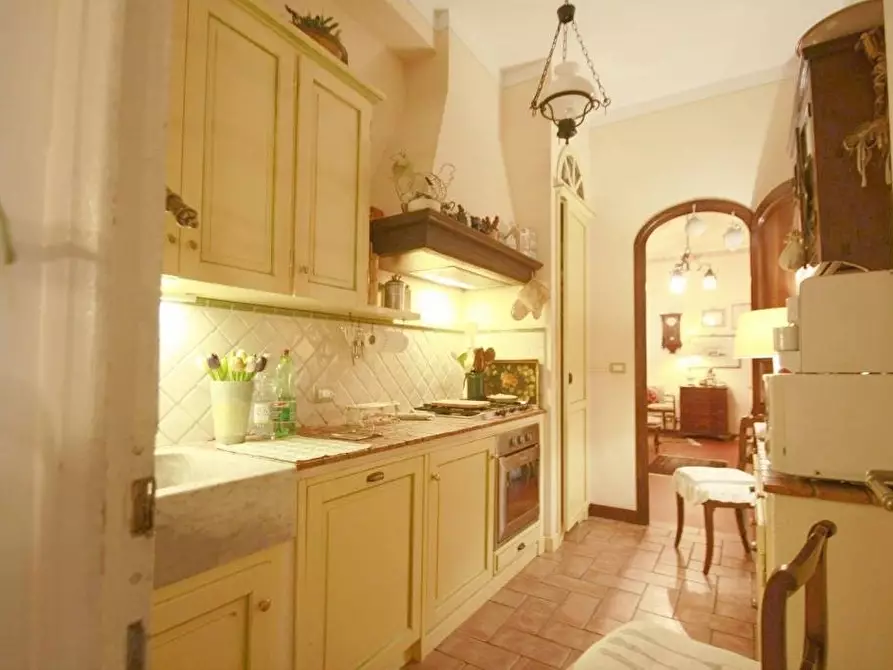 Immagine 6 di Villa in vendita  a Lucca