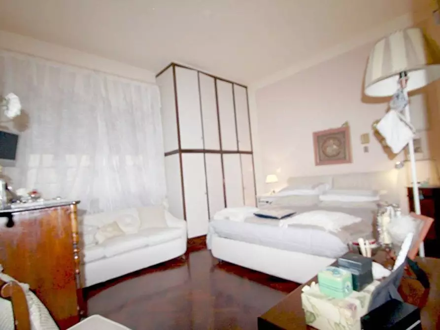 Immagine 24 di Villa in vendita  a Lucca