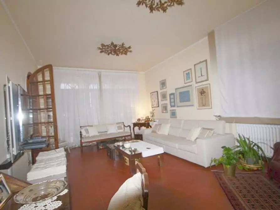 Immagine 13 di Villa in vendita  a Lucca