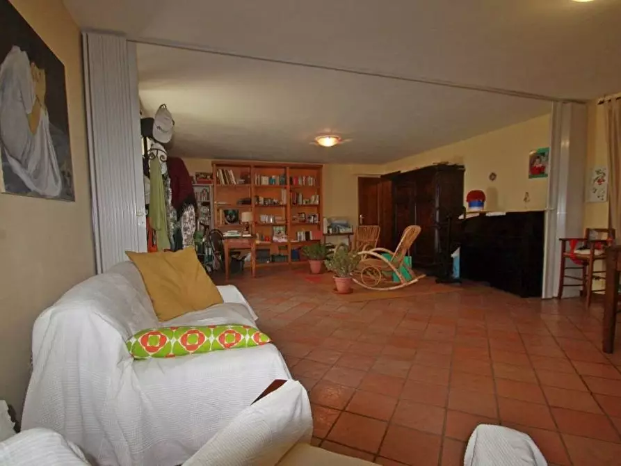 Immagine 8 di Villa in vendita  a Lucca