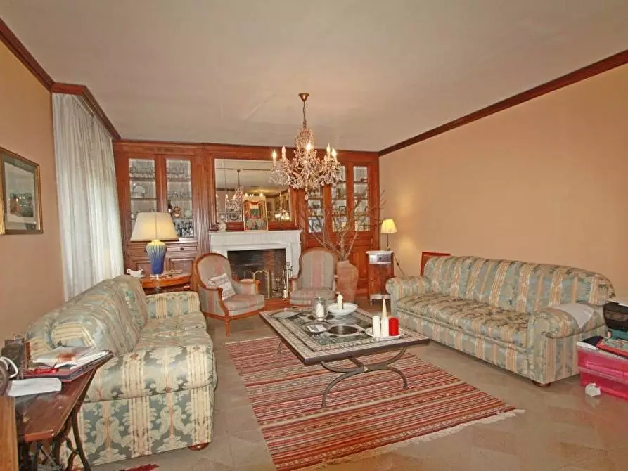 Immagine 13 di Villa in vendita  a Lucca