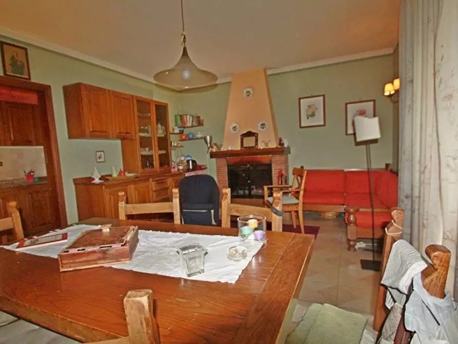 Immagine 17 di Villa in vendita  a Lucca