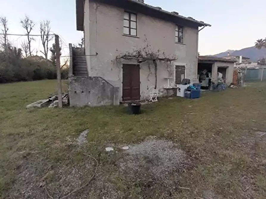 Immagine 9 di Villa in vendita  a Forte Dei Marmi