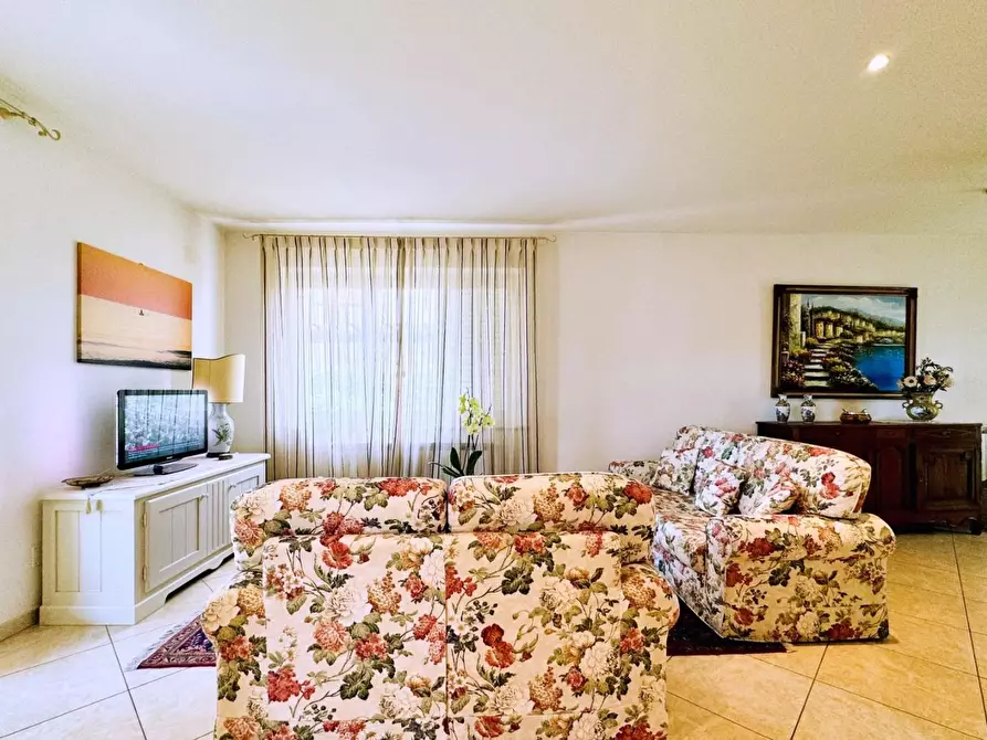 Immagine 3 di Casa indipendente in vendita  a Pietrasanta