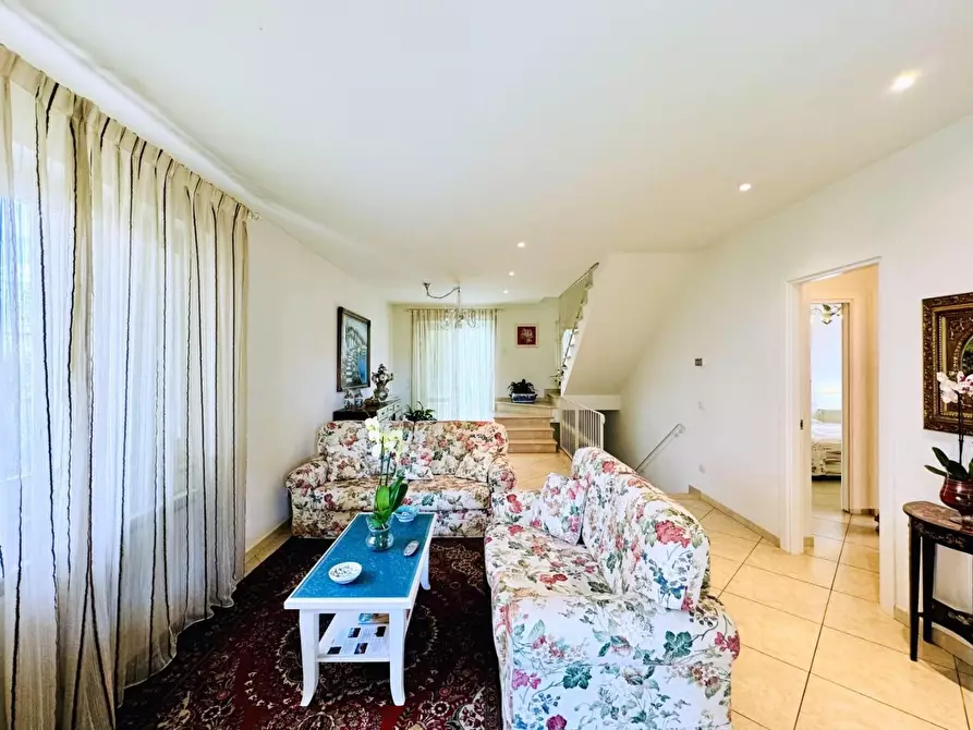 Immagine 2 di Casa indipendente in vendita  a Pietrasanta