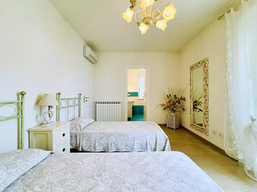 Immagine 39 di Casa indipendente in vendita  a Pietrasanta