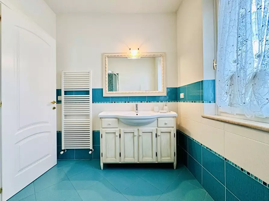 Immagine 41 di Casa indipendente in vendita  a Pietrasanta