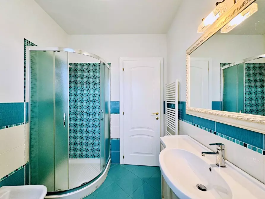 Immagine 42 di Casa indipendente in vendita  a Pietrasanta