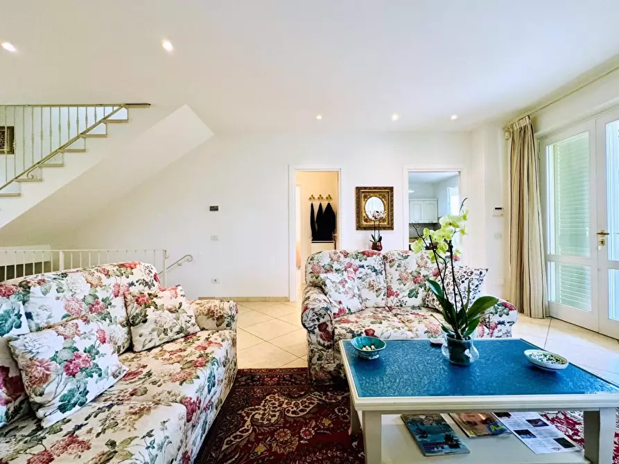 Immagine 6 di Casa indipendente in vendita  a Pietrasanta