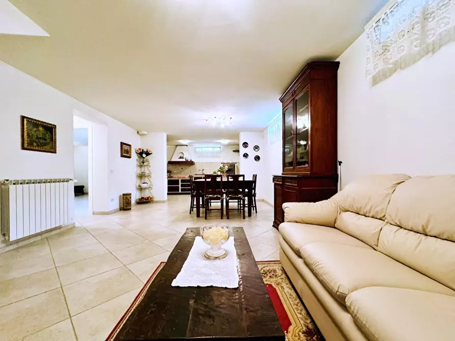 Immagine 48 di Casa indipendente in vendita  a Pietrasanta