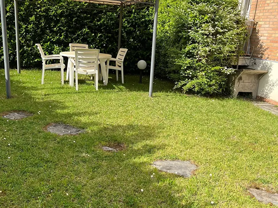 Immagine 2 di Appartamento in affitto  a Montignoso