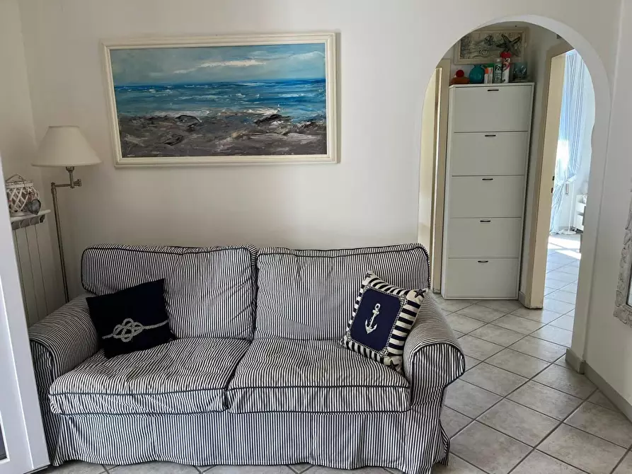 Immagine 6 di Appartamento in affitto  a Montignoso