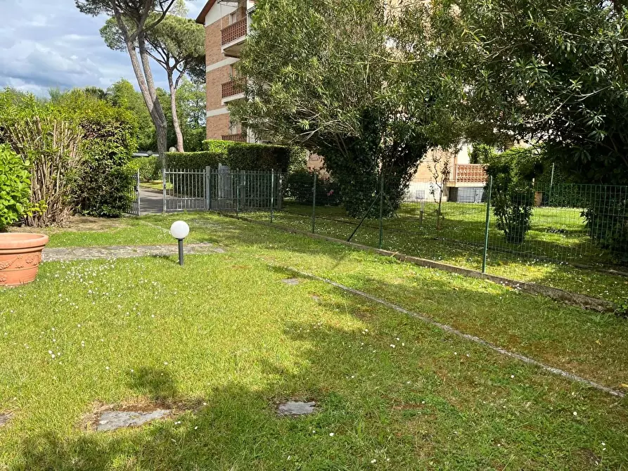 Immagine 14 di Appartamento in affitto  a Montignoso