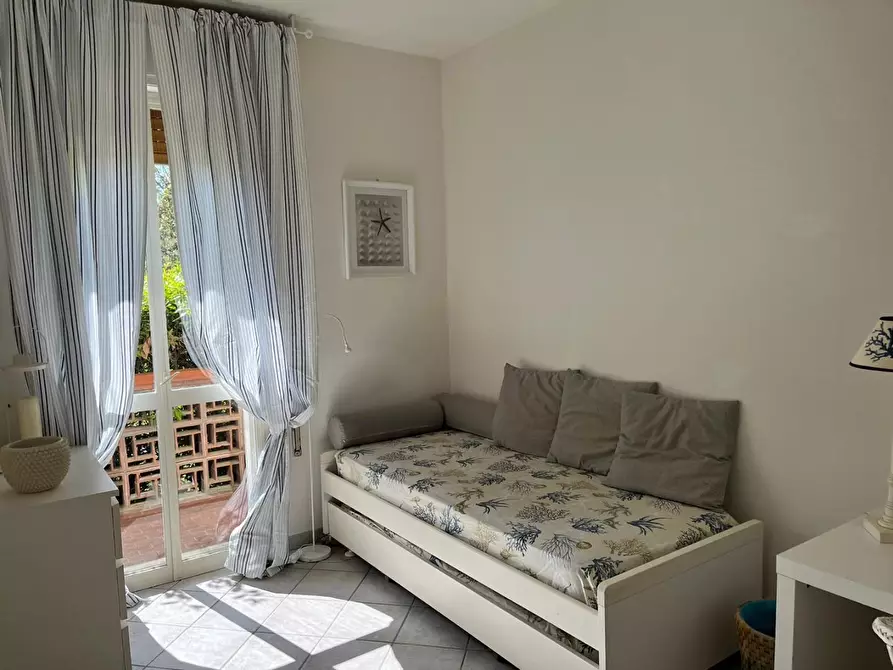 Immagine 12 di Appartamento in affitto  a Montignoso