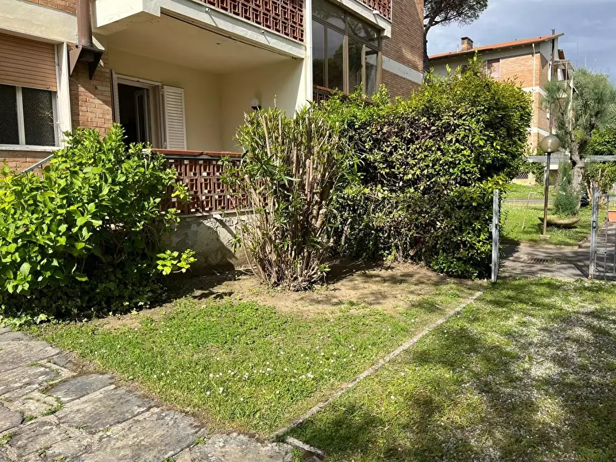 Immagine 3 di Appartamento in affitto  a Montignoso