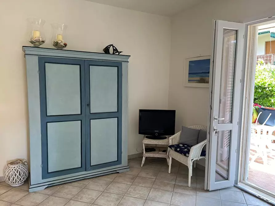 Immagine 10 di Appartamento in affitto  a Montignoso