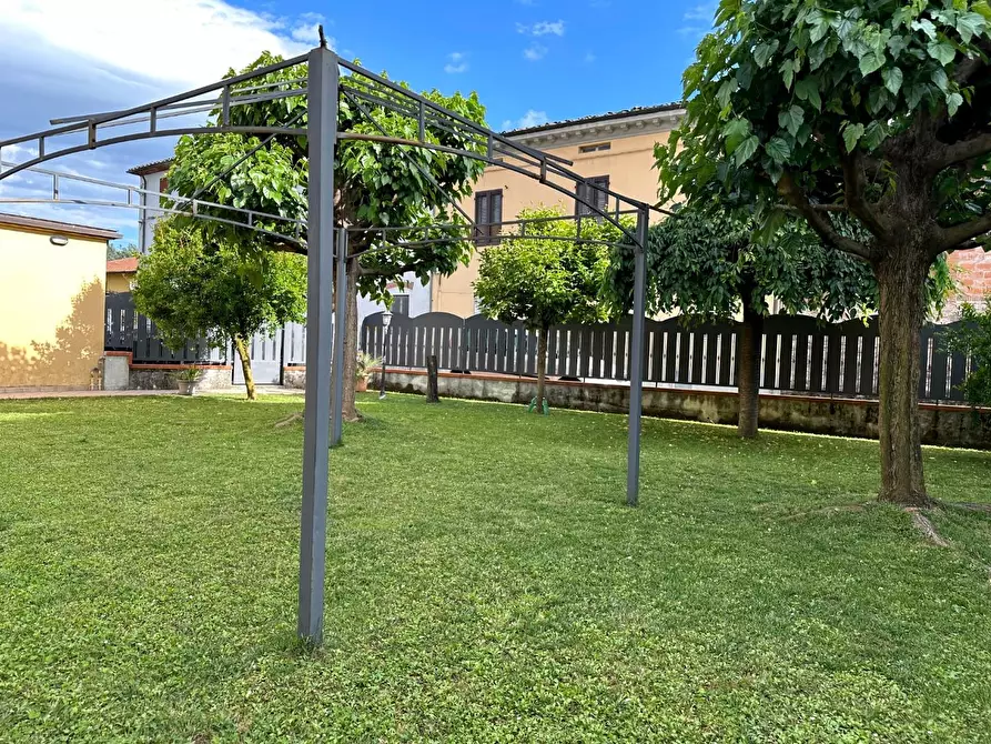 Immagine 20 di Villa in vendita  a Lucca