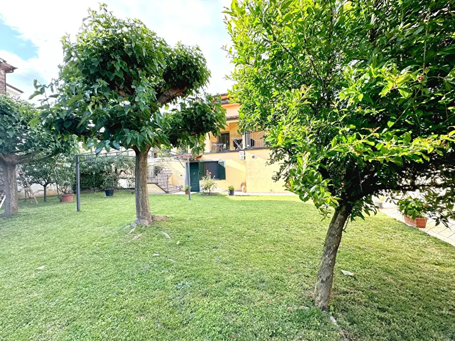 Immagine 24 di Villa in vendita  a Lucca