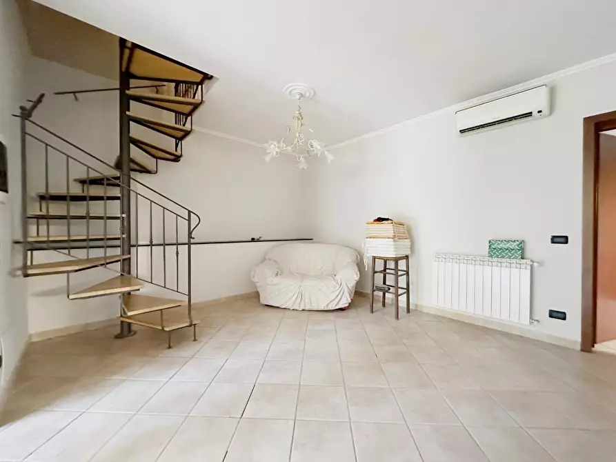 Immagine 10 di Villa in vendita  a Lucca