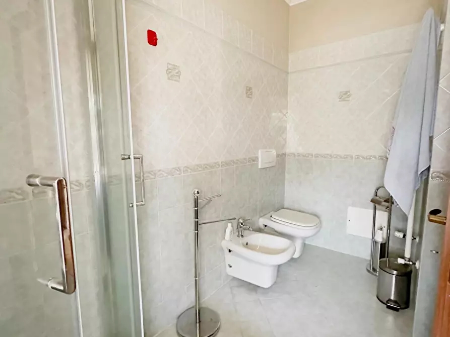 Immagine 14 di Villa in vendita  a Lucca