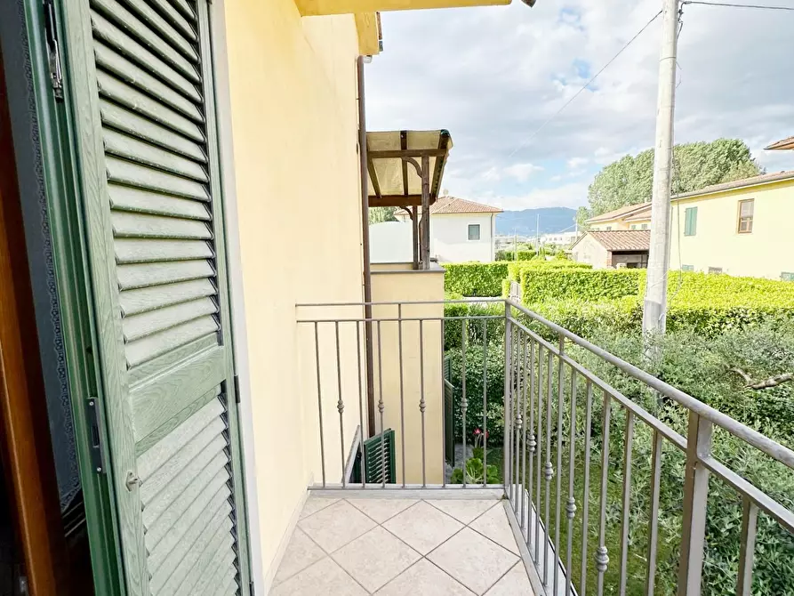 Immagine 16 di Villa in vendita  a Lucca