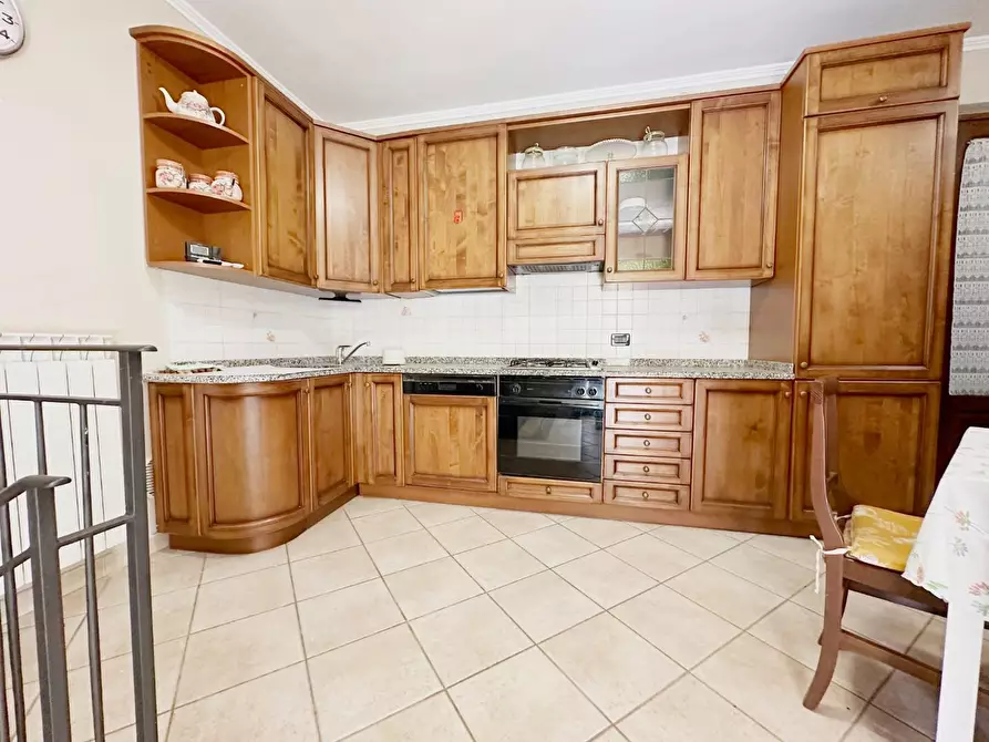 Immagine 12 di Villa in vendita  a Lucca