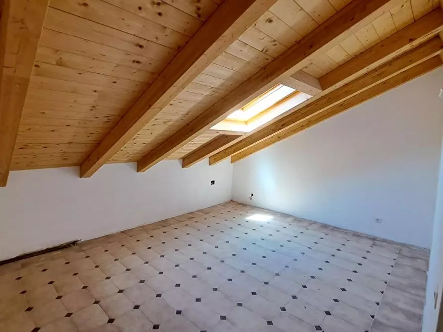 Immagine 9 di Mansarda in vendita  a Rosignano Marittimo