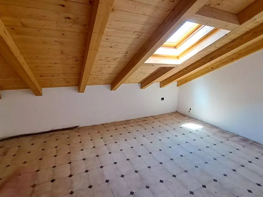 Immagine 8 di Mansarda in vendita  a Rosignano Marittimo