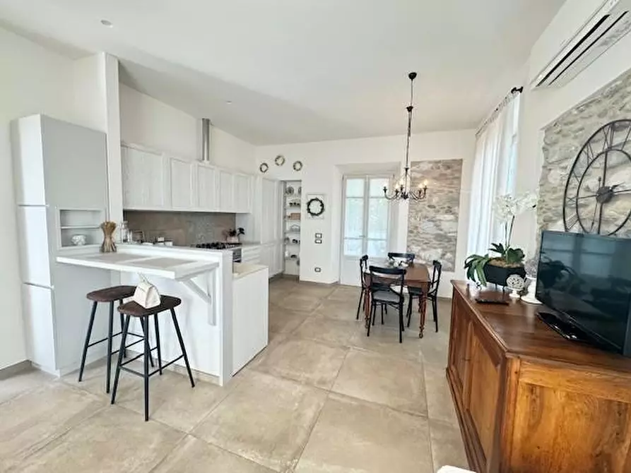 Immagine 5 di Appartamento in affitto  a Forte Dei Marmi