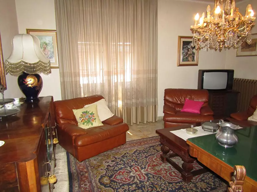 Immagine 10 di Casa indipendente in vendita  a Carrara