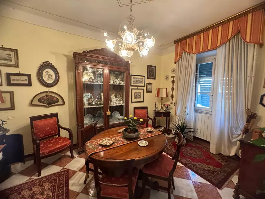 Immagine 4 di Appartamento in vendita  a Lucca
